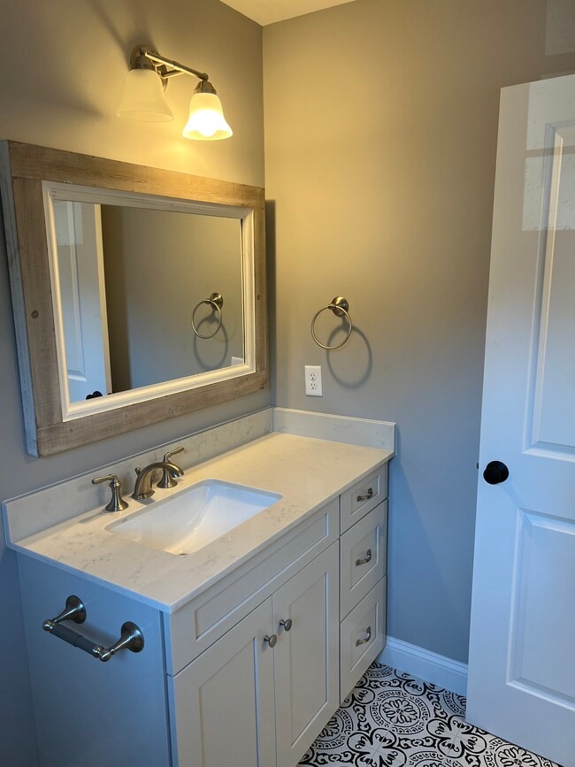 Photo - 145 Driftway