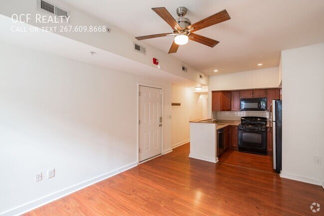 Building Photo - 1431 Lombard-Beautiful Apt-Private Yard-Fi... Unit 1