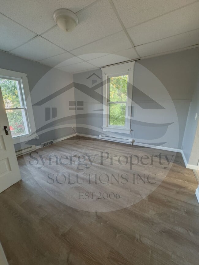 Photo - Lexington Ave 146 - 146 1/2 Unit 146 1/2