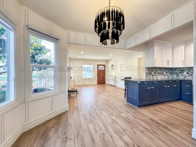 Building Photo - 201 Ashbury Ave