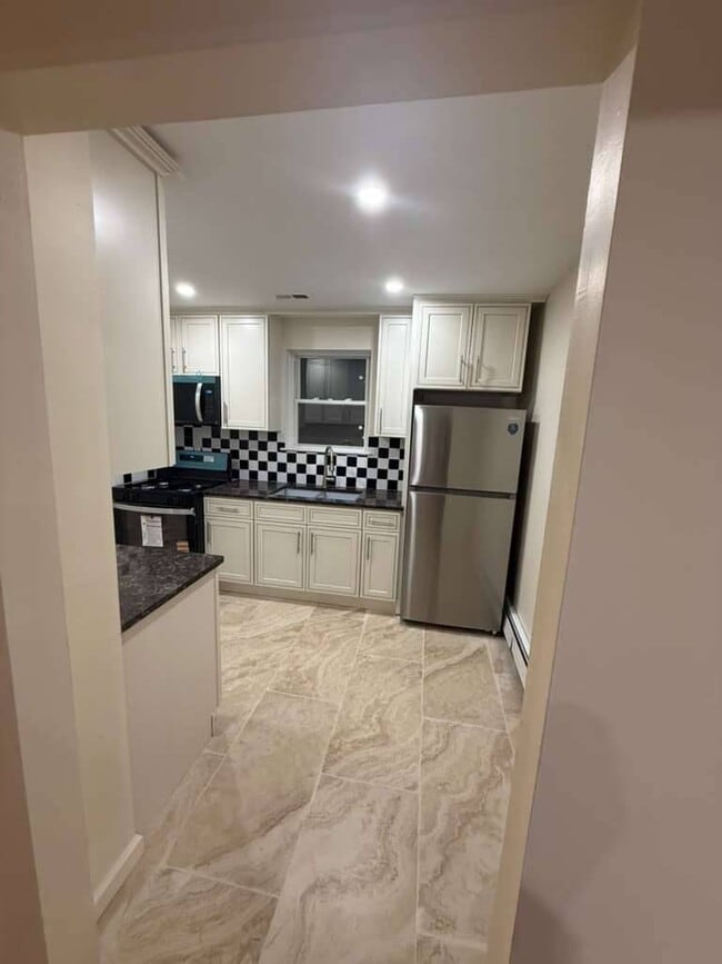 Photo - 67-06 171st St