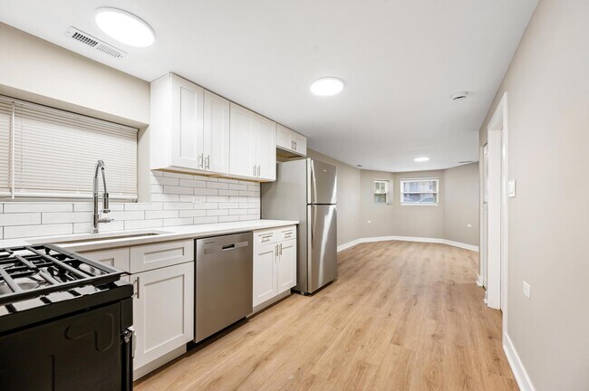 1756 W School St Unit G
