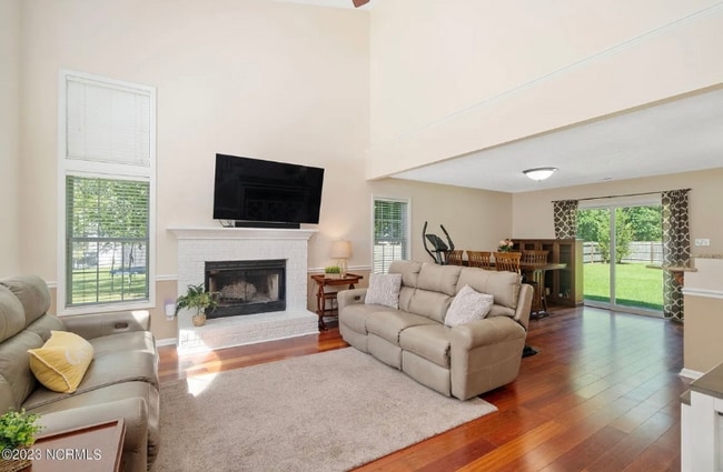 Photo - 106 7 Seas Dr