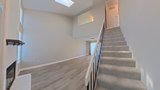 Photo - 1112 Woodgate Dr