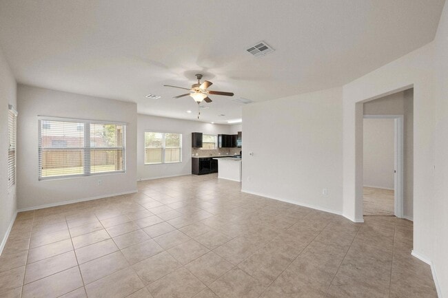 Photo - 5720 Kennedy St