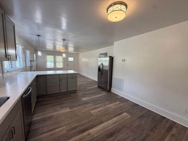 Photo - 712 Dixie Ave NW