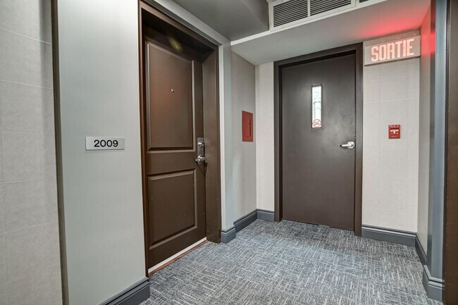 Photo - 1200 Rue Saint-Jacques Unit 2009