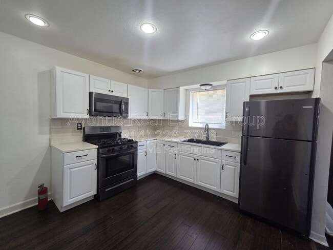 Photo - 1115 Backer St