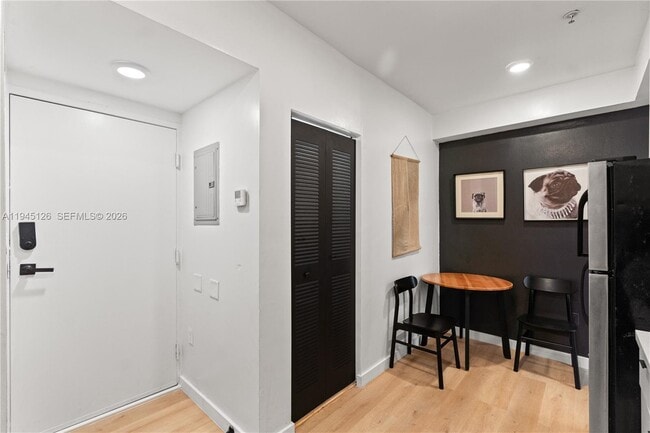 Photo - 810 7th St Unit 102