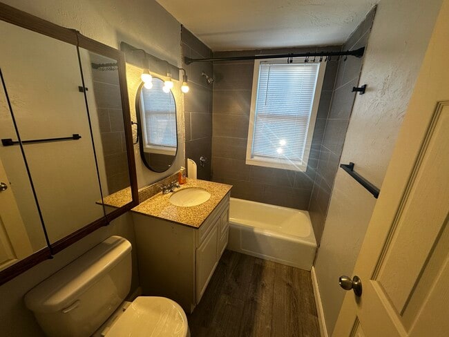 Photo - 58 Chapin St