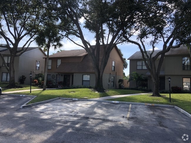 Building Photo - 803 Sandtree Dr Rental