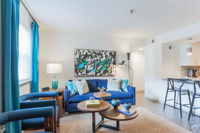 2BR, 2BA - 1,025 SF (Furnished) - The Five @ North Decatur