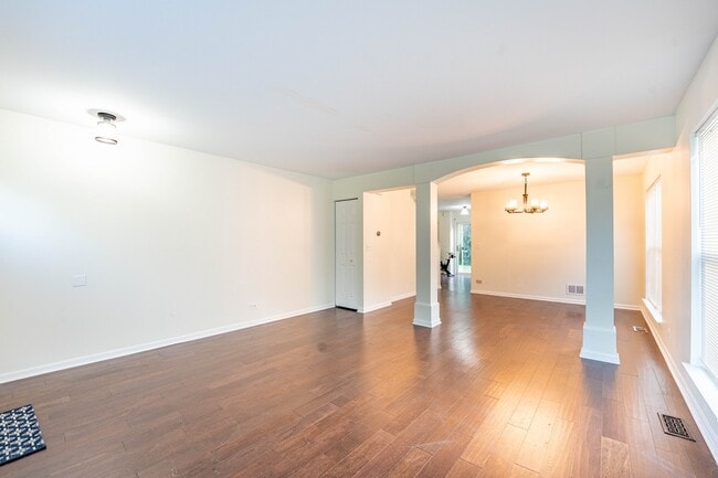 Photo - 965 Summerhill Dr
