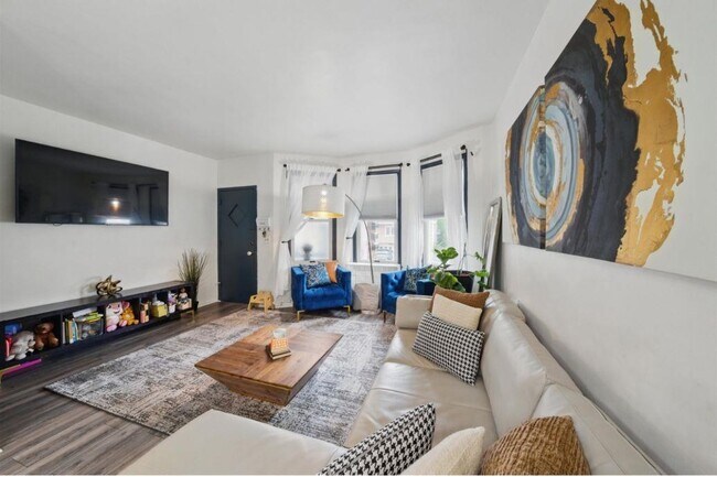 Photo - 152 W 30th St Unit 1