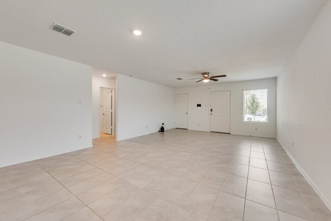 Photo - Charming 3-Bedroom Home with 2 Full Baths in Justin, TX – Cozy Living at Shale Creek