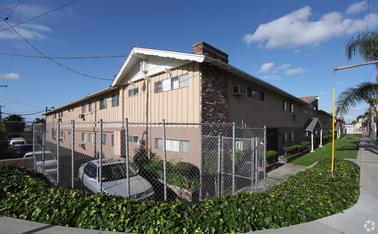 Tally Ho Apartments - Tally Ho Apartments