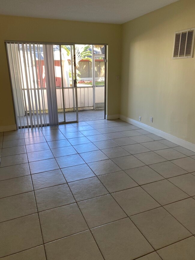 Photo - 644 NW 13th St Unit 0160