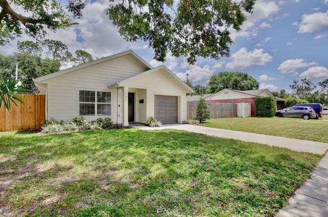 Photo - 765 Hendrix Ave