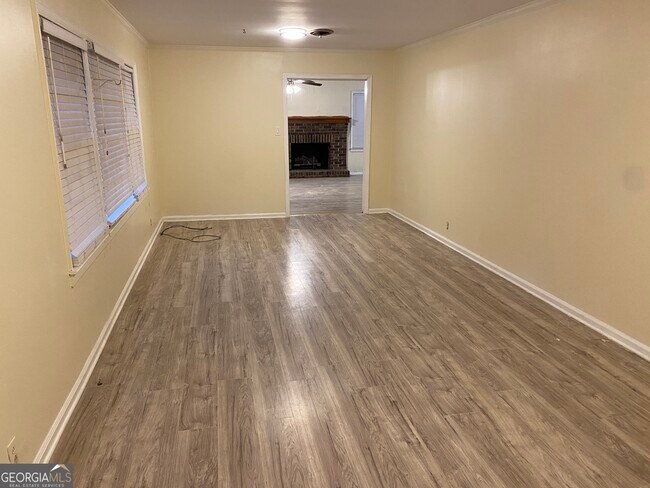 Photo - 374 E Monroe Ave