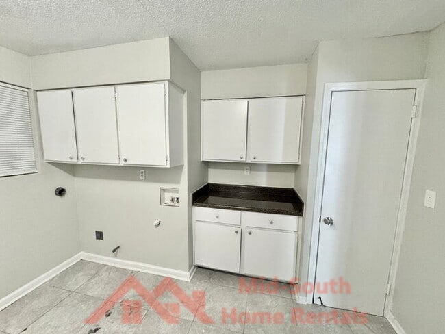 Photo - 4079 Forest View Dr