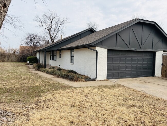 Photo - 1204 NE 6th St