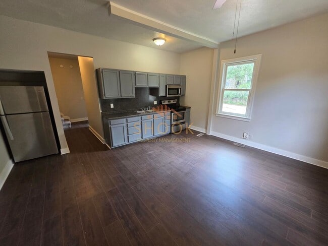 Photo - 205/207 S 6th St Unit 207 S 6th St