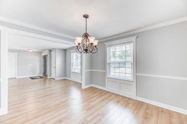 Photo - 638 Showplace Ct