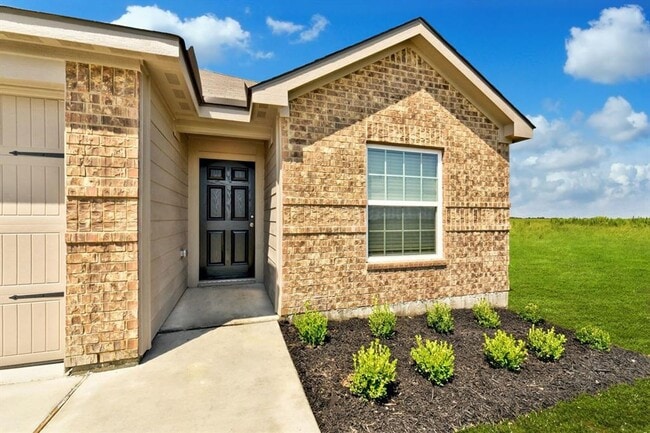 Photo - 4-Bedroom Home with Solar Panels & Modern Finishes available in Elgin