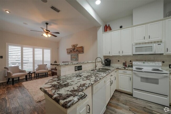 Building Photo - 102 Wintergreen Trail Rental