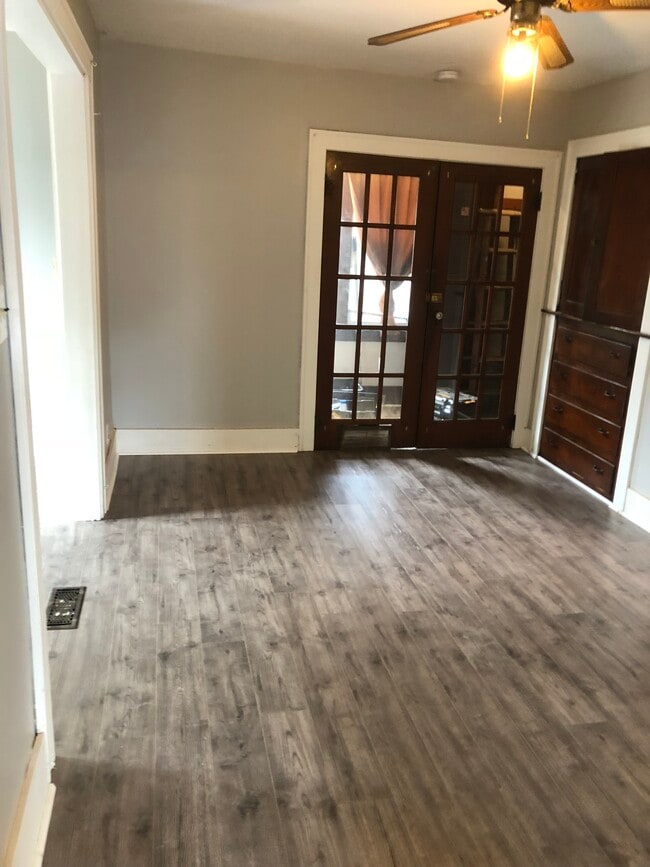 816 Orange St Unidad Upper unit