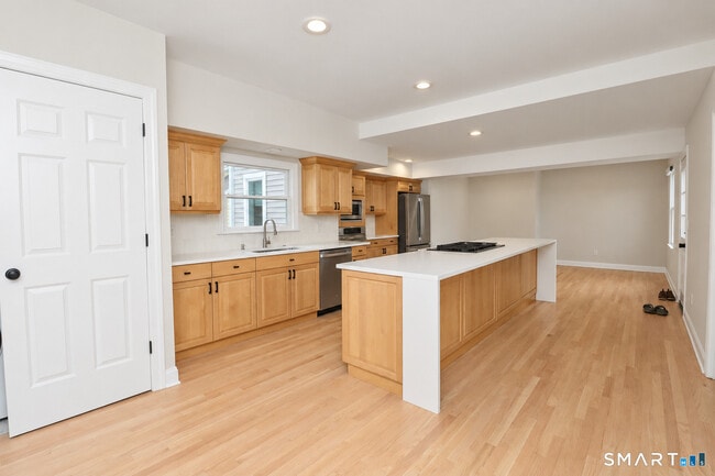 12 Center St