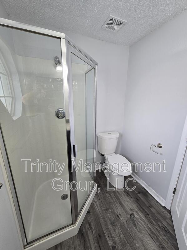 Photo - 12325 Shafton Rd