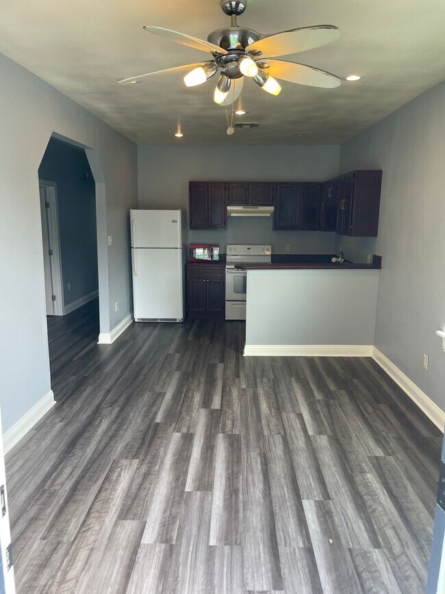 Photo - 4BD/2BA in the heart of MidCity