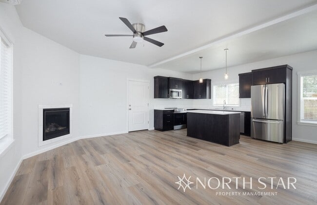 3042 SW Obsidian Ln