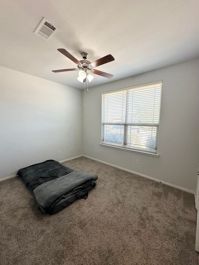 Photo - 4 Bed 2 Bath For Rent