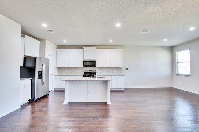 Photo - 8008 Massa Dr
