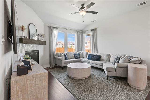 Photo - 638 Taylor Dr