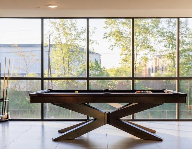 Building Photo - 671 Ave E Unit 1-1