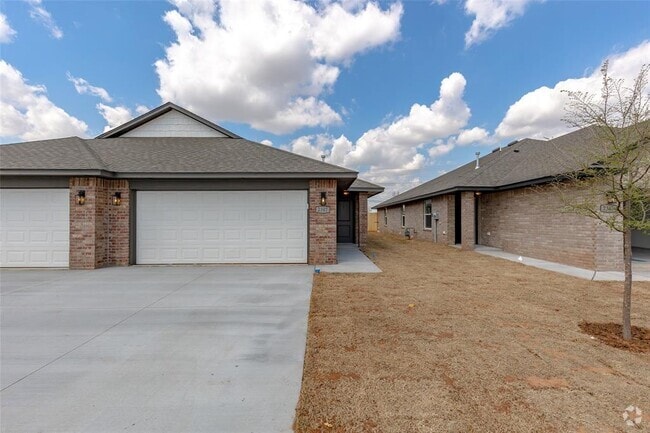 Building Photo - 2345 SW 90th Pl Rental