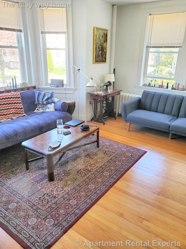 Building Photo - 170 Maple St Unit #111