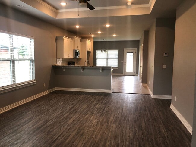 Photo - BEAUTIFUL BENTONVILLE HOME - LARGE FENCED IN YARD - GREAT LOCATION