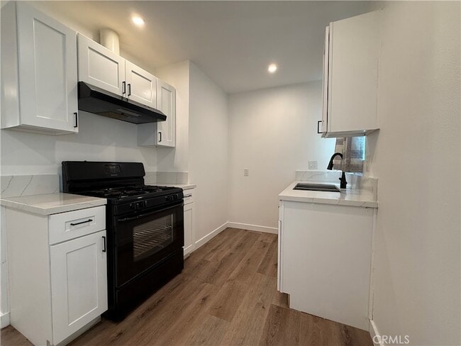 455 W Cowles St