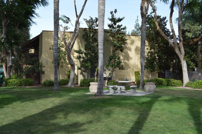 Building Photo - MOVE IN READY!! 1 Bedroom 1 Bath in Villa Borgata