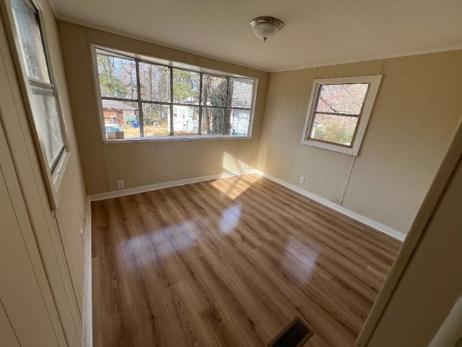 Photo - 1356 McIntosh Rd