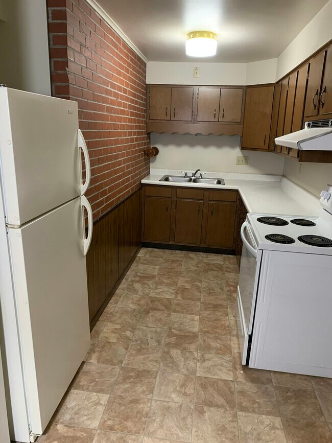 1491 E Maiden St Unit 3