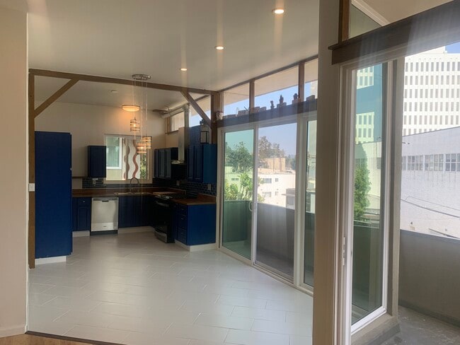 Photo - 11685 Gorham Ave Unidad 2