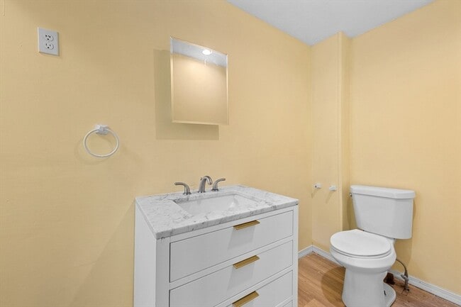 Photo - 20 Temple St Unit 1