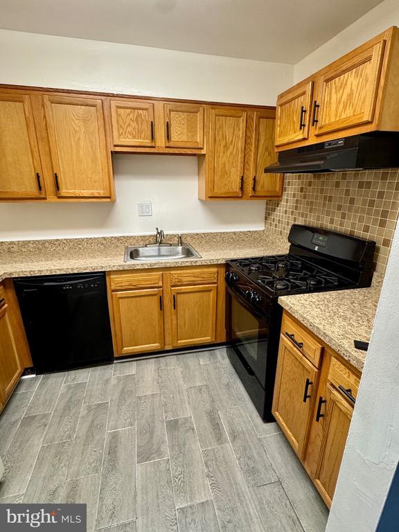 Building Photo - 3811 Swann Rd Unit 102 Rental