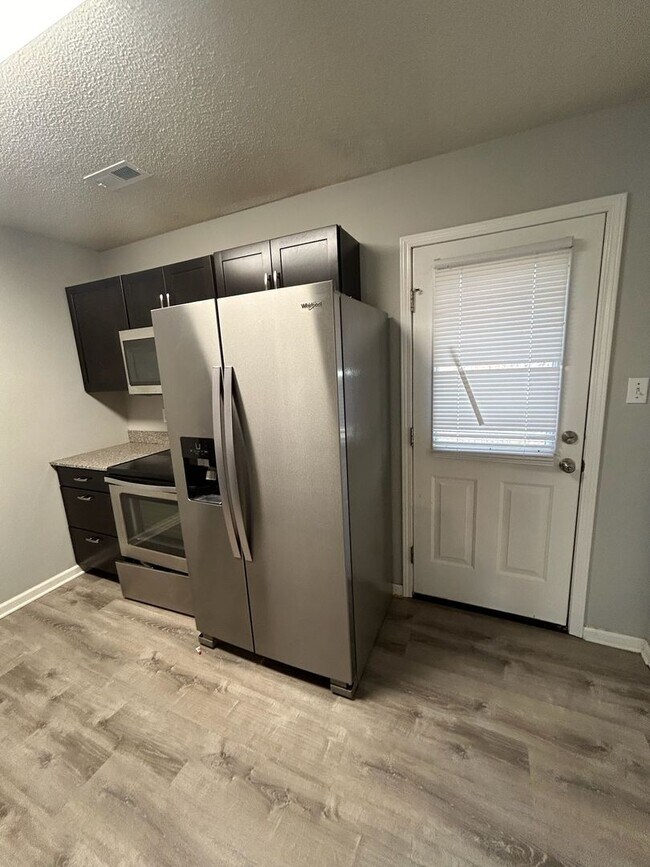 3913-3915 Olympic Ct