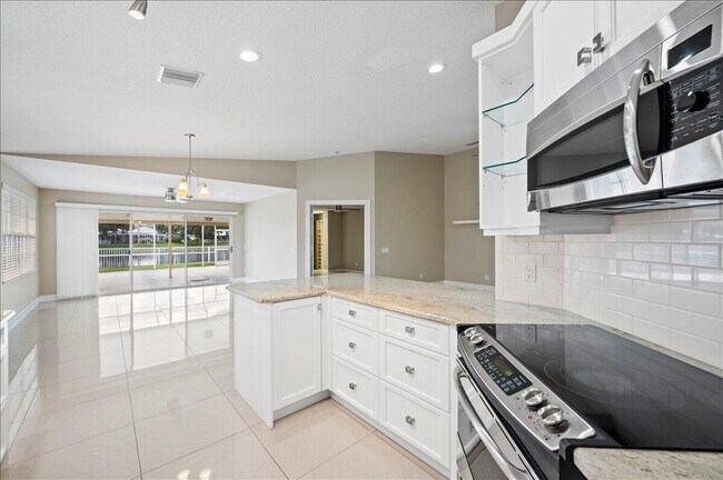 Photo - 4197 Royal Oak Dr